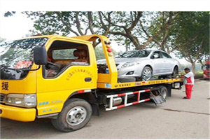 哈巴河附近24小时汽车拖车服务热线